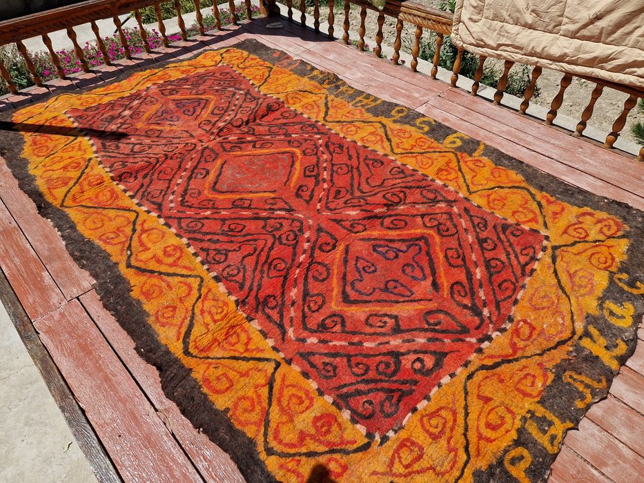 Киіз кілем, ковёр из войлока