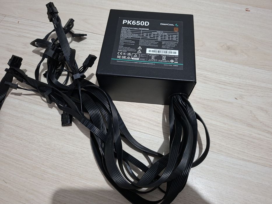 Блок питания 650w в отличном состояний