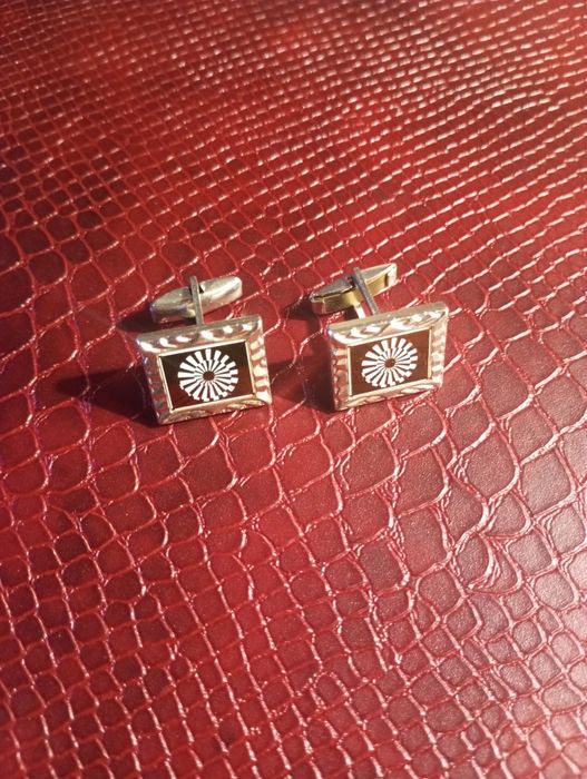 Запонки.              .