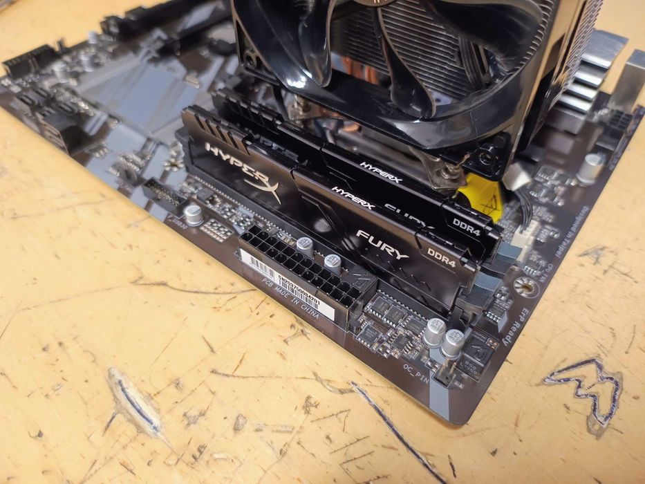 kit Intel I5 9600KF + Gigabyte Z390 D + 16GB DDR4 + cooler