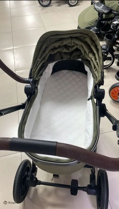 Продам новую коляску