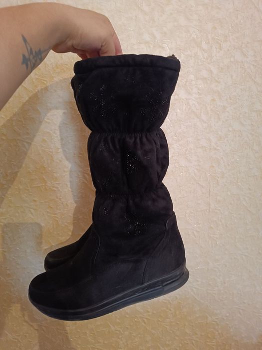 Сапоги 37-38 разм. 150 тыс.