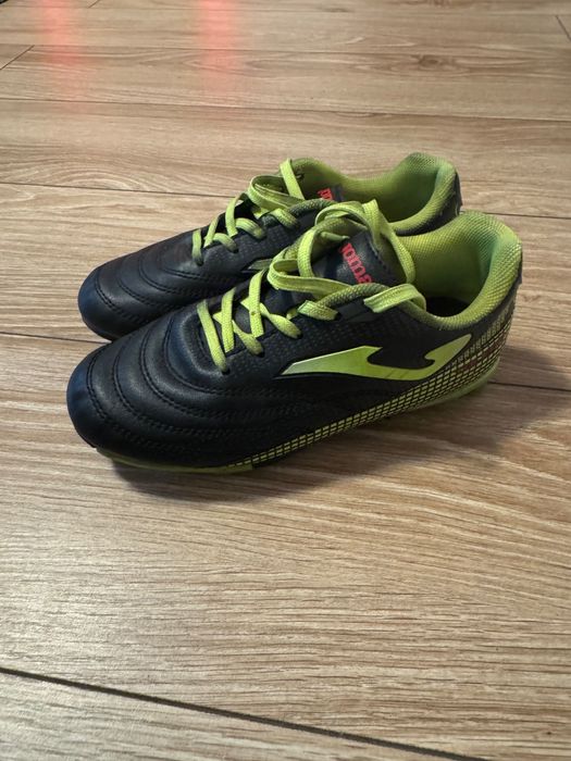 Adidasi Joma marimea 31