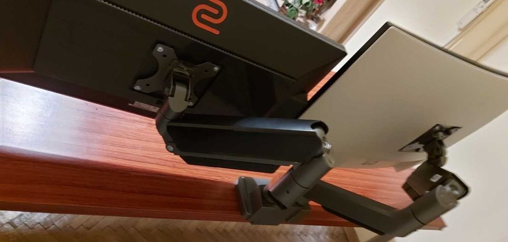 Suport pentru monitor cu brat dublu