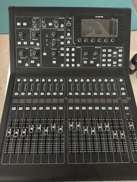 Mixer Digital Midas M32R Live