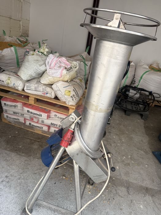 Mașină ,moară mono fazică de macinat