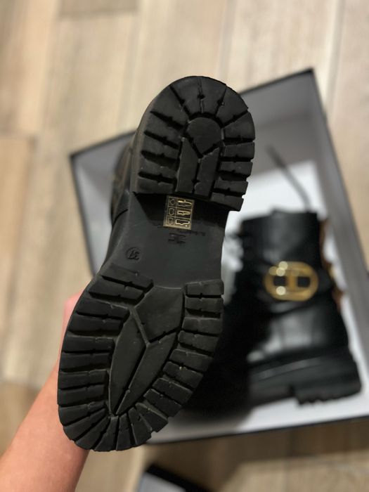 Кубинки Elisabetta Franchi 37 номер, черни, кожа.