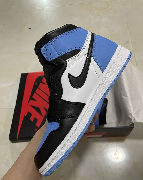 Air Jordan 1 Retro High “UNC Toe”