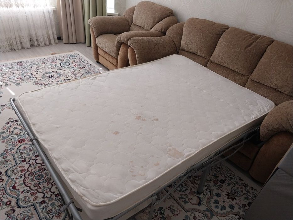 Мягкий уголок диван