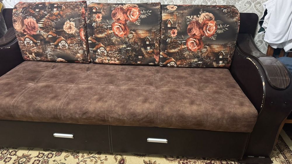 Диван трансформер 3в1 в хорошем состоянии