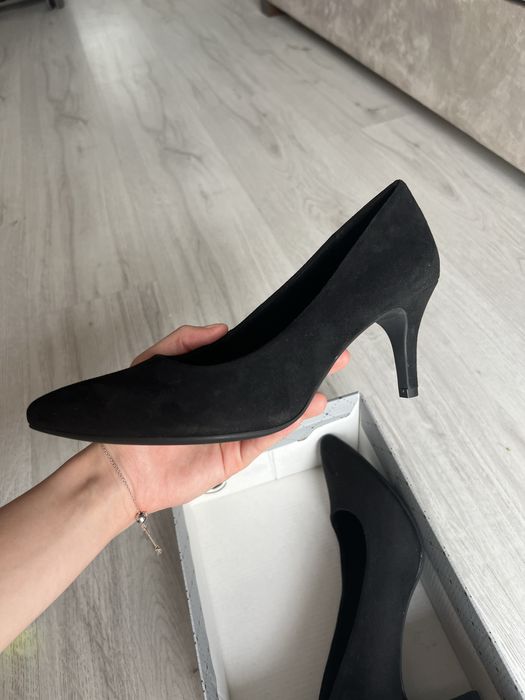 Pantofi cu toc clasici