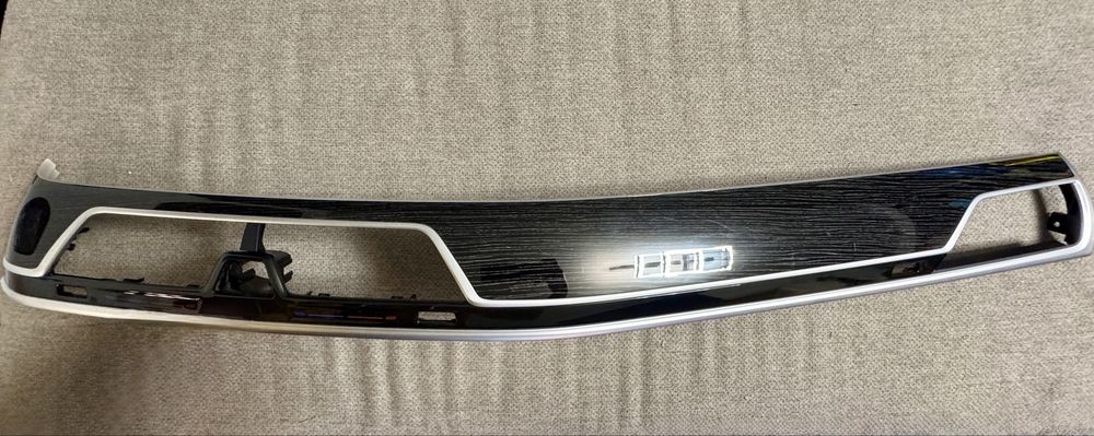 Trim (ornament plansa bord) negru BMW 7 G11 G12