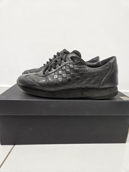 Adiasi Bigotti marimea 40 din pielea naturala

La spate au fost recon