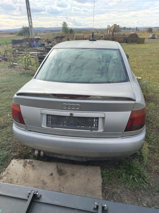 Vând audi A4 5 pentru piese