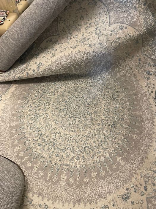 Ковер 2.5*4 в отличном состоянии