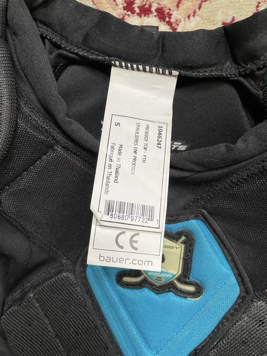 Жилет на хоккей bauer