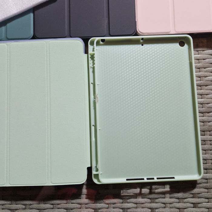 Husa iPad cu slot Pen 7/8/9(10.2), Air 4/5, Air 11-2024, Pro 11/12.9