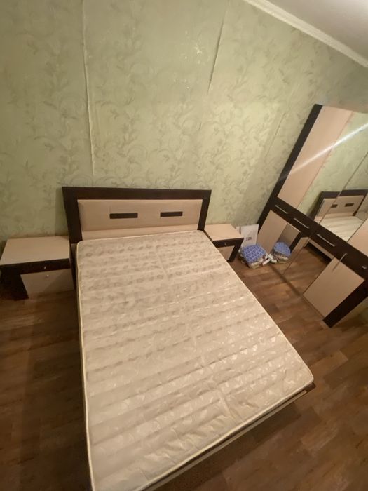 Двуспальная кровать от гарнитура
