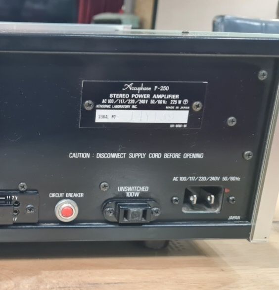 Vand amplificator Accuphase P-250
