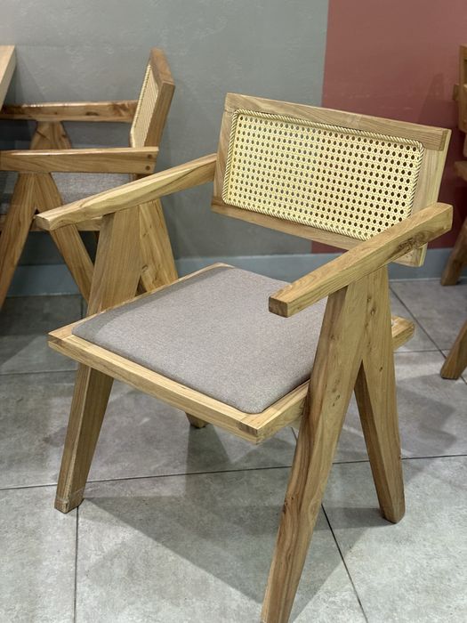 Продам стулья для дома и кафе