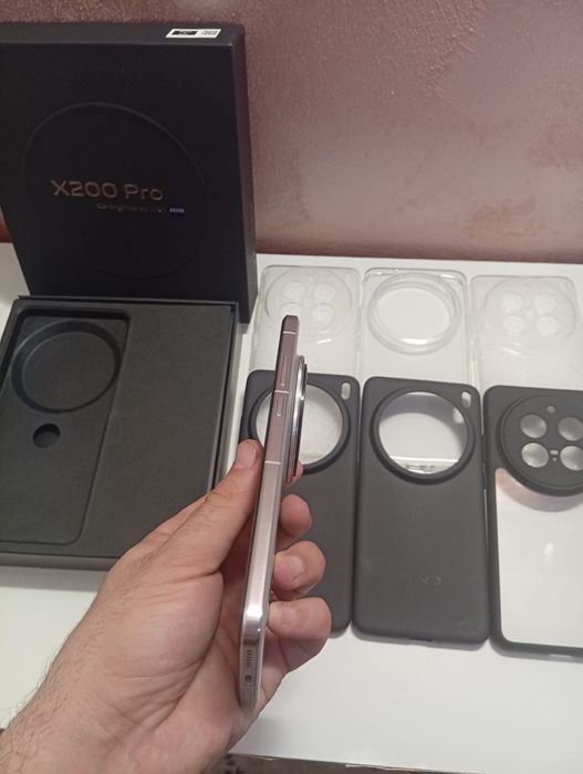 Vând / Schimb VIVO X200 PRO - IMPECABIL ( EUROPA )