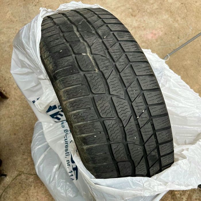 Vând Anvelope de iarnă Continental 225 45 R19