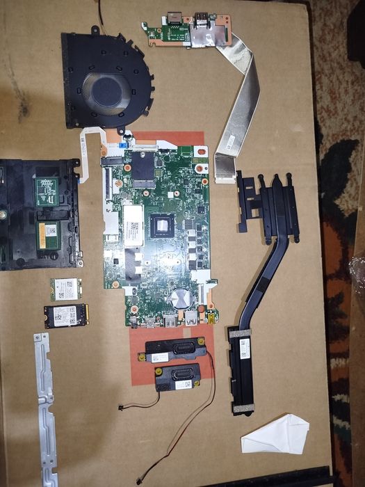 Noutbuk zapchastlari sotiladi