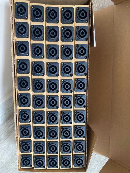 Mufe Neutrik Speakon (NL2, NL4) si XLR (NC3) - Originale, Stoc Nou