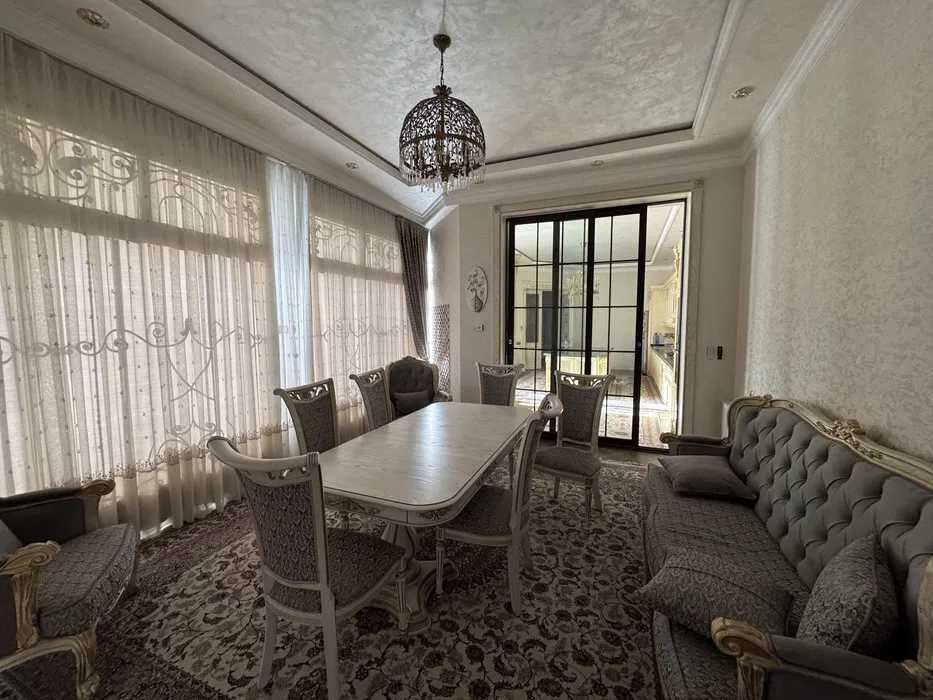 Срочная продажа элитного дома в Яккасарайском районе 3-х этажный дом