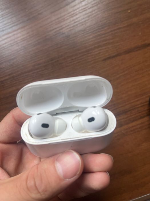Airpods pro 2.
