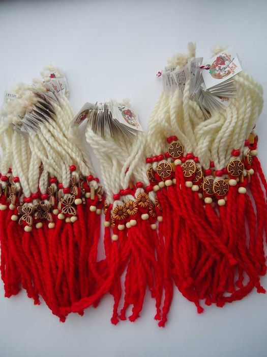 Ръчно изработени мартеници