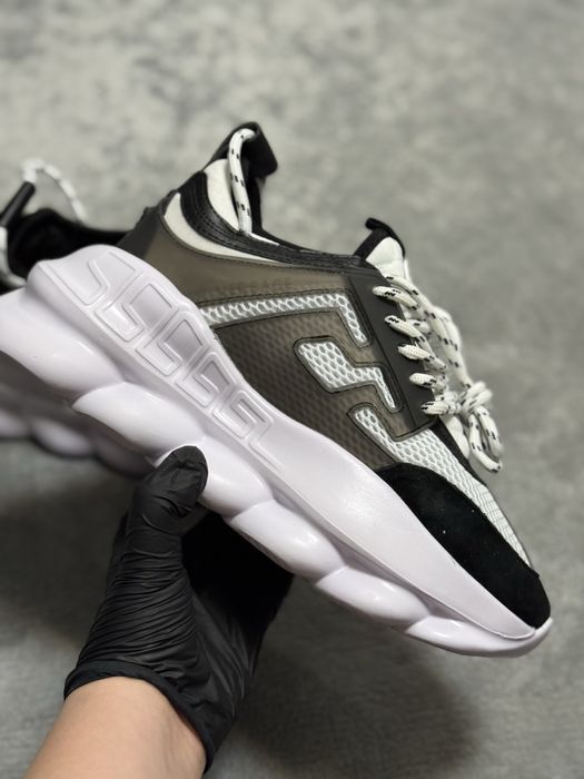 versace chain reaction