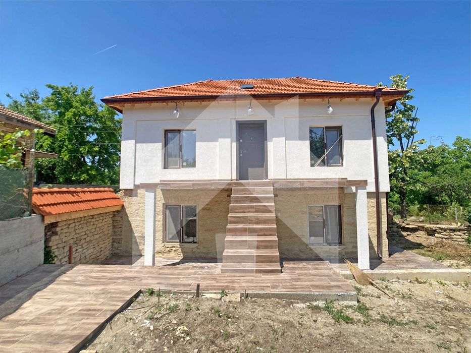 Продава се Къща в Нови пазар - 110 кв.м за 755 €/кв.м - Снимка #1