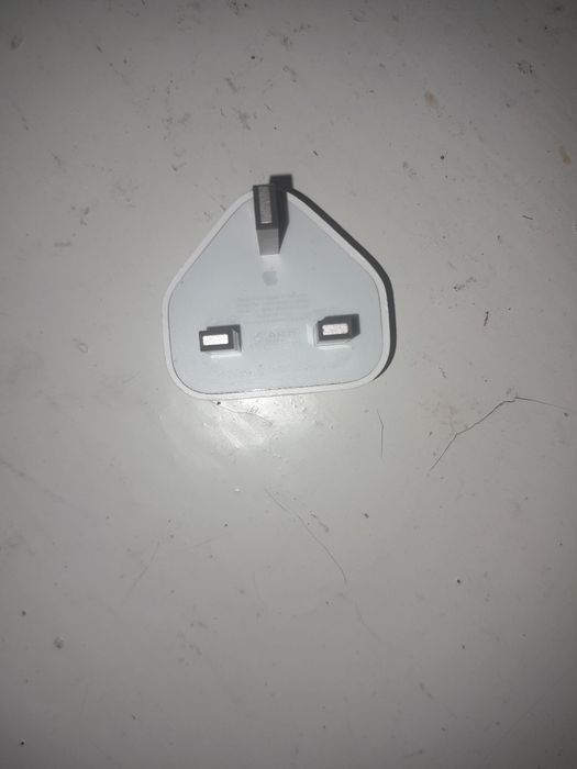 Оригинальная зарядка на айфон (iphone)