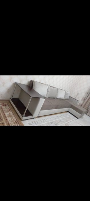 Диван угловой бу со столиком