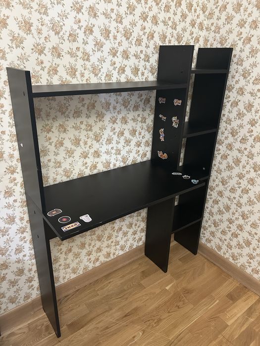 Стол писменный черный