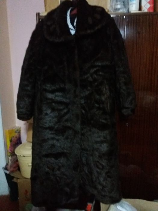 Продаю шубы женские,пальто