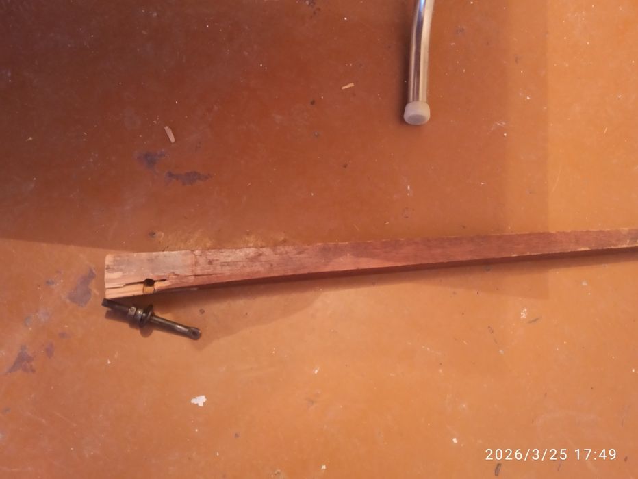 Отдам стол дерево ссср