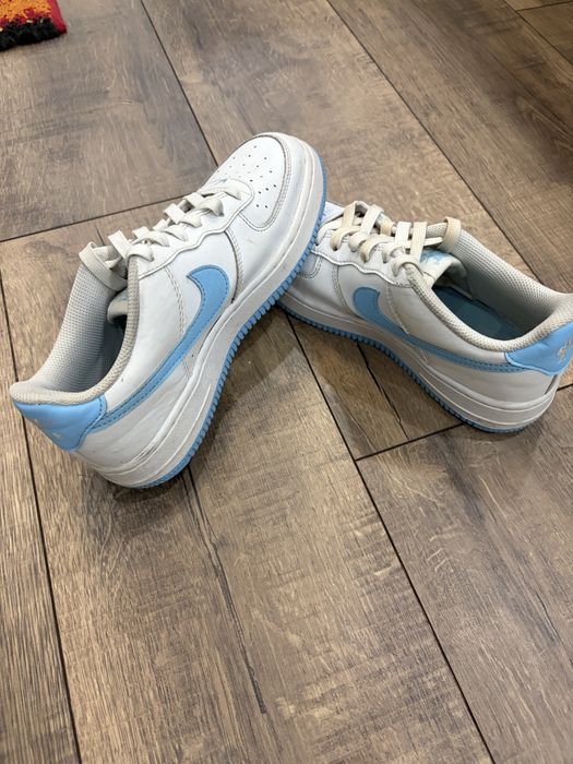 Airforce alb cu albastru