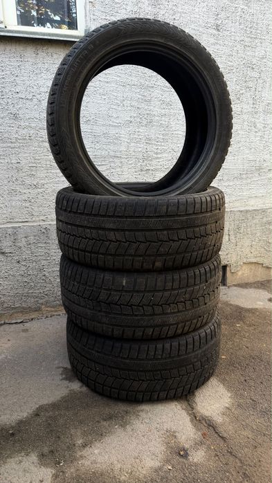 Зимняя резина 245/40/18