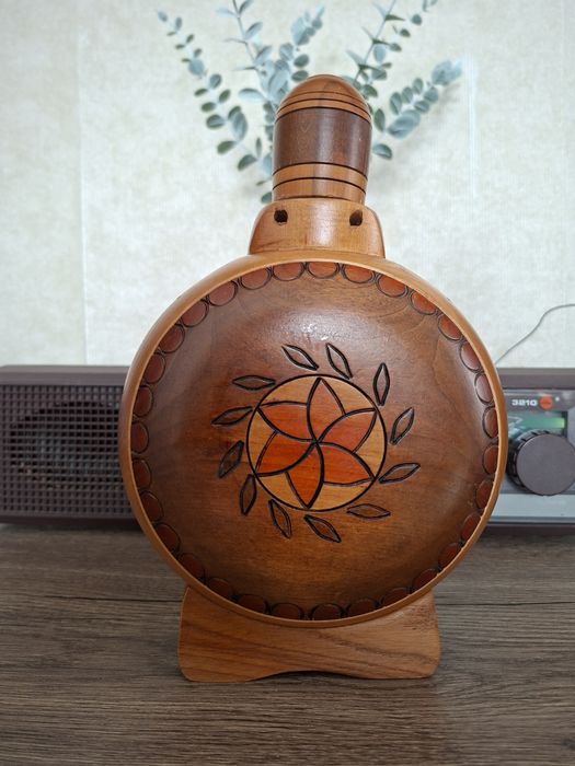 Plosca veche din lemn. In stare perfecta!