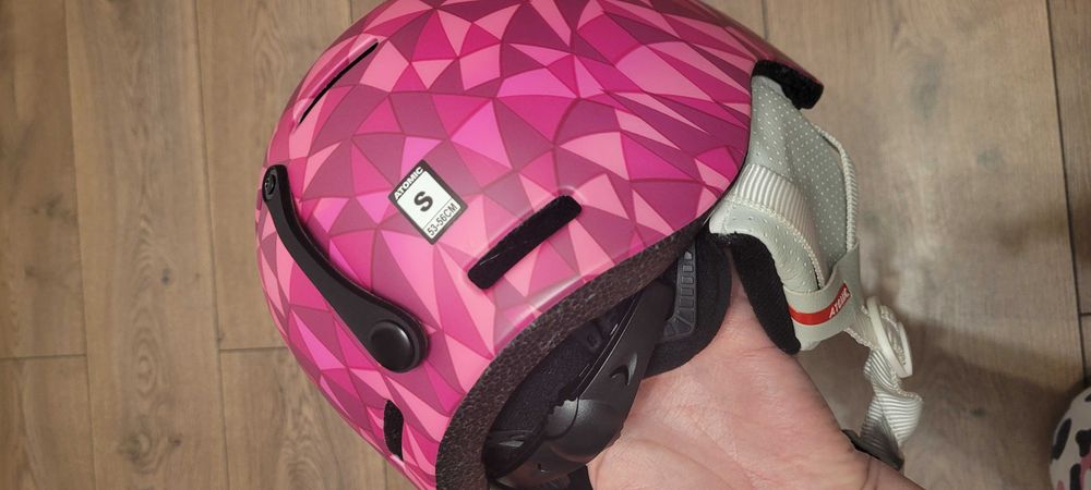 Schiuri Salomon 110 cm, clapari McKinley, mar 24-24.5 (36-38) si casca