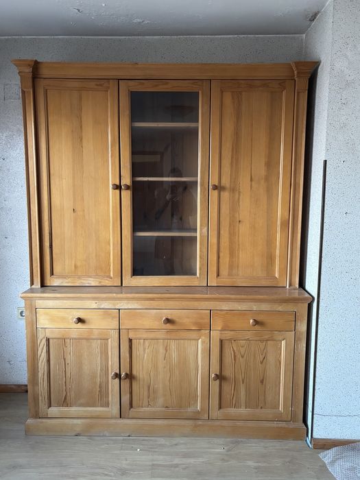 Мебели от масив библиотека