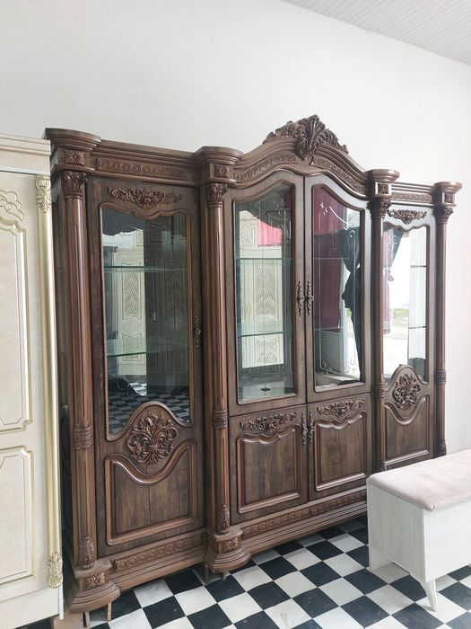 Mehmonxona uchun Mebel