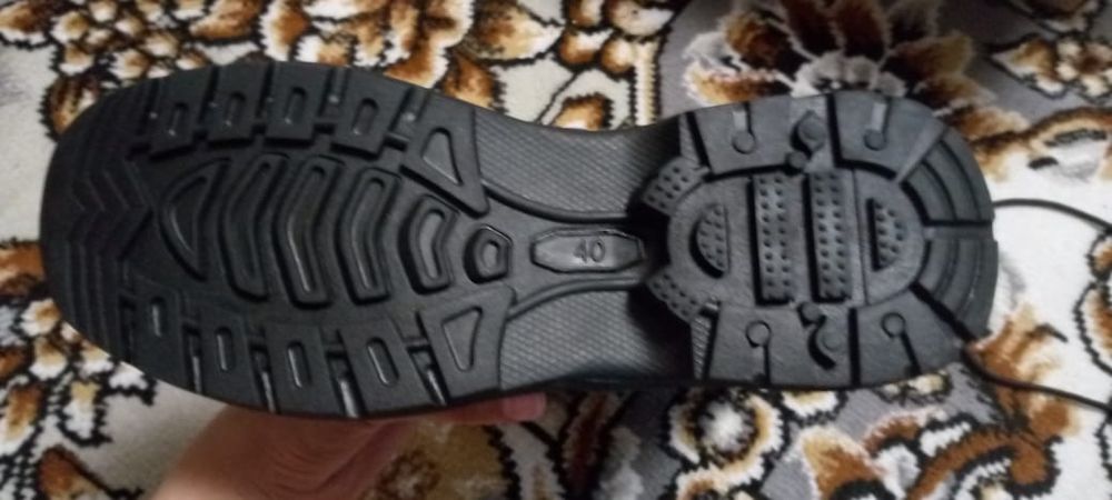 Продам новые берцы