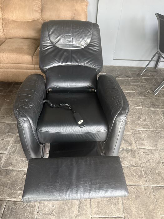 Fotoliu Recliner Electric din Piele – Relaxare & Funcție Medicală de Ridicare (Stand-Up Assist)