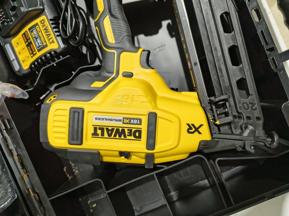 Dewalt dcn 660 ciocan