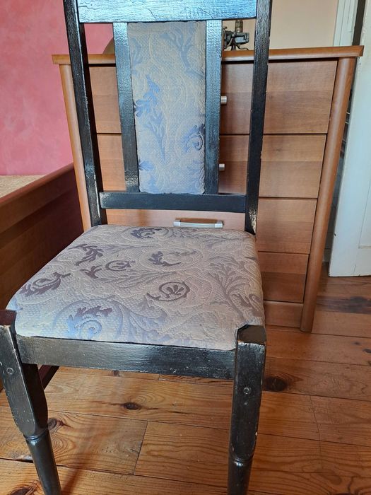 Продавам 4 трапезни, дъбови стола