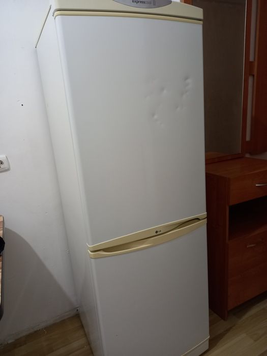 Холодильник LG рабочий