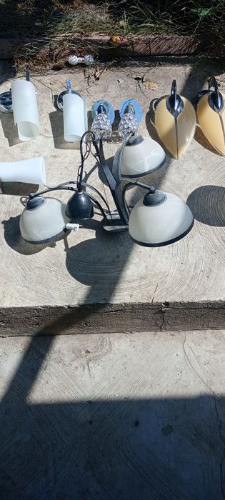 Lustre diferite modele